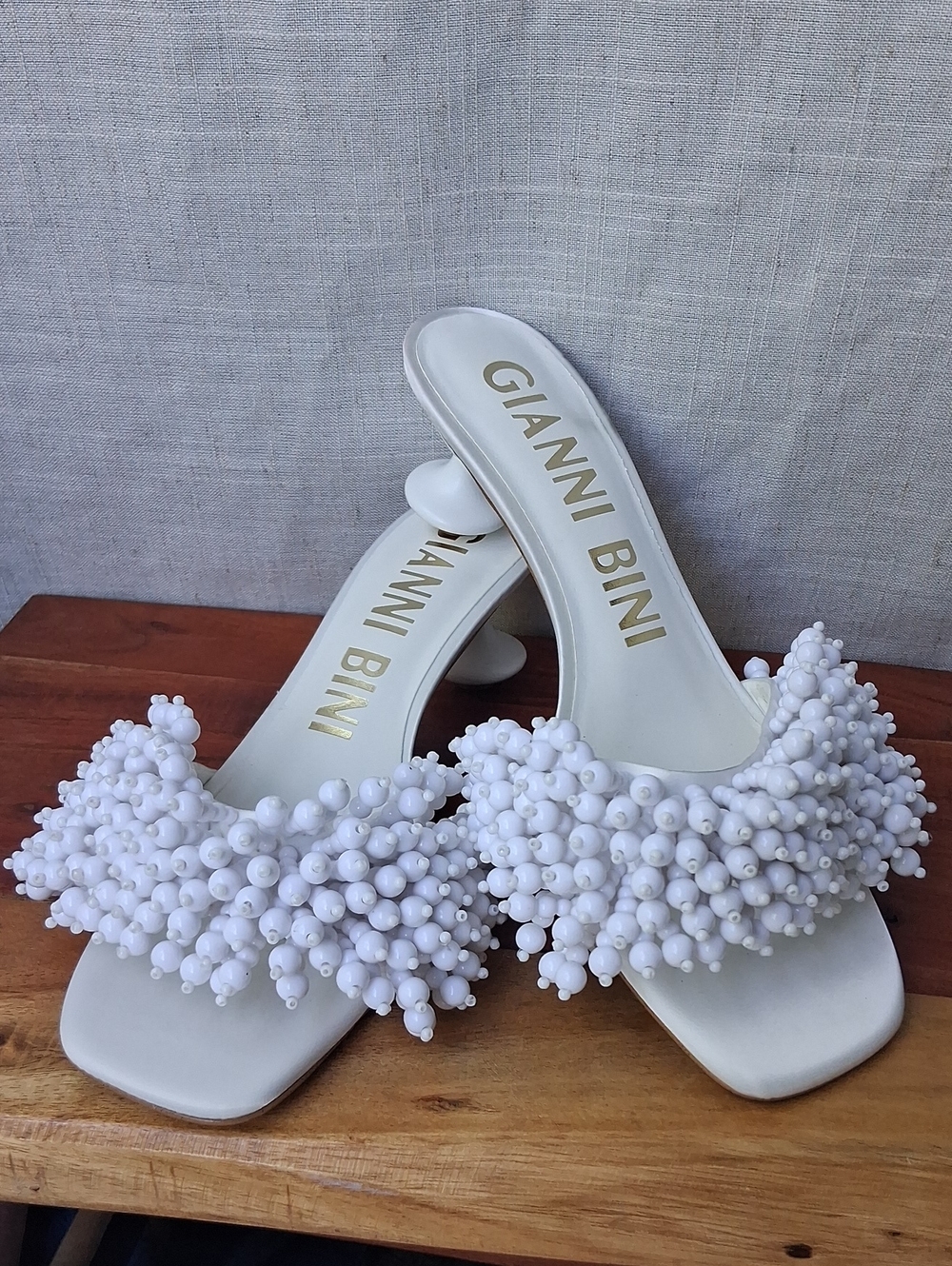 Gianni Bini Lonzo White Beaded Slide Sandals 9.5 - Picture 12 of 13